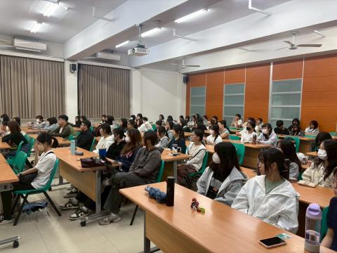 LINE_ALBUM_1141110北港服務學習講座_251110_18.jpg